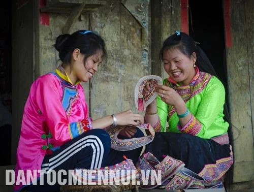 麝榜人独特的服饰